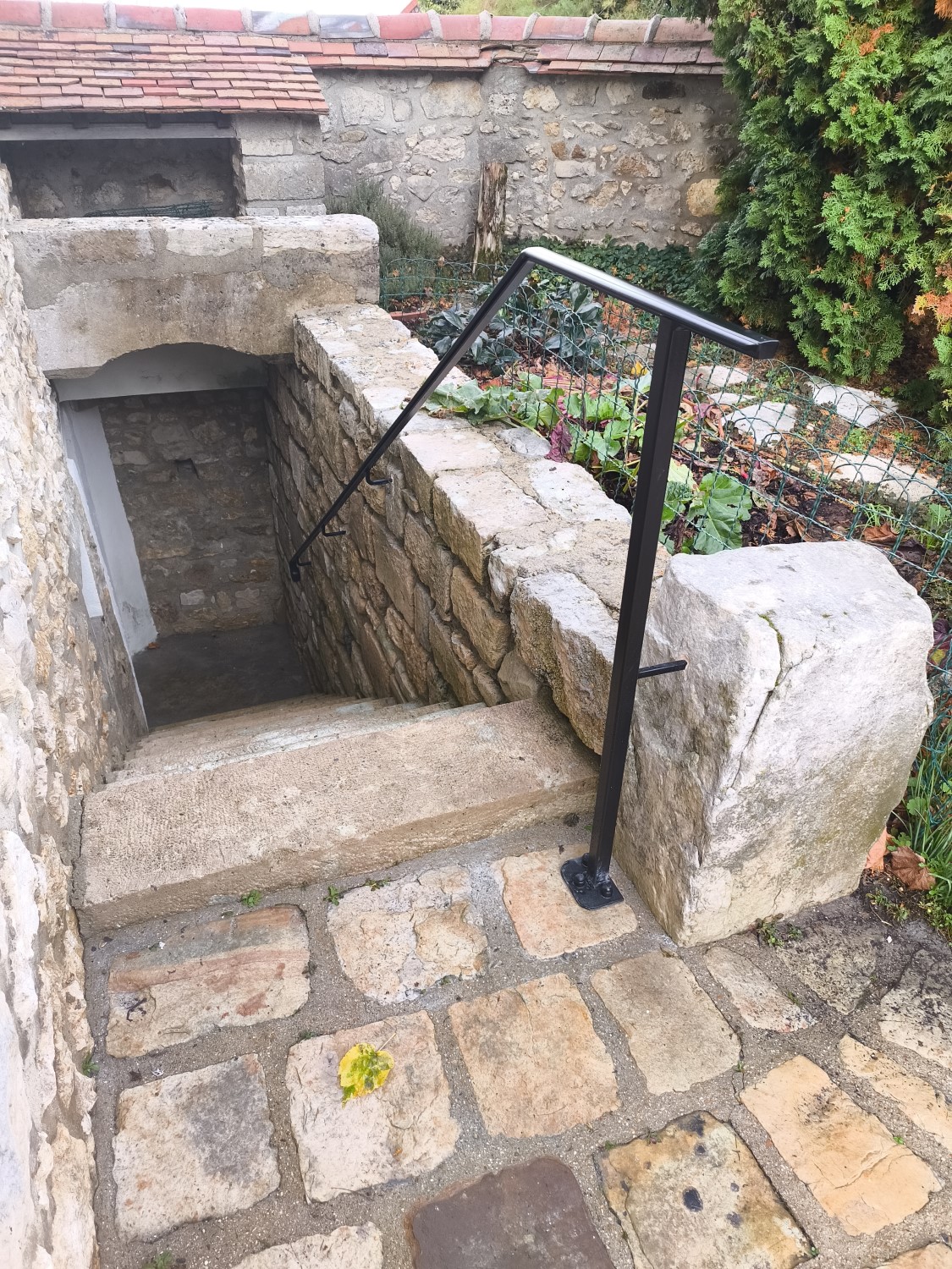 Main Courante Extérieur N°1 (Gentric Cortes)